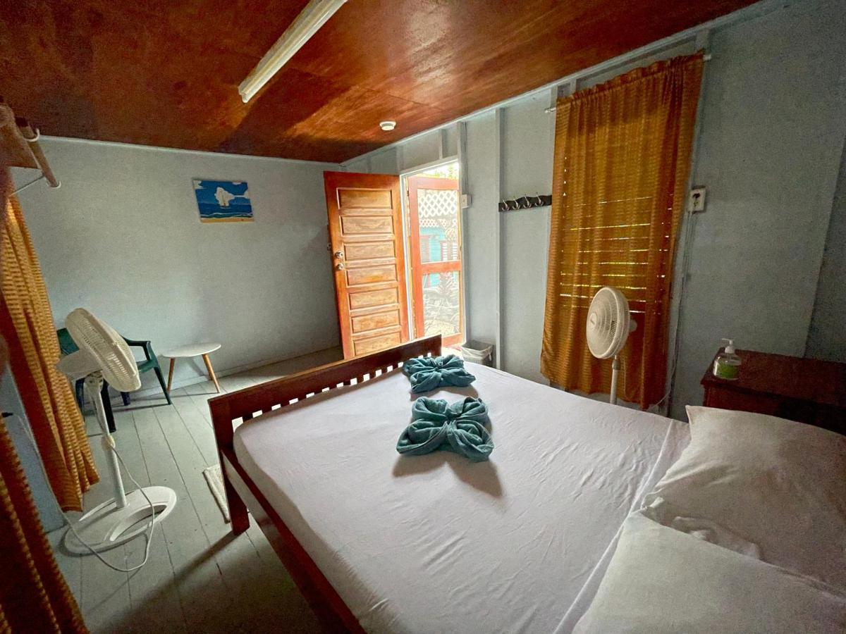 Sea n sun Guest House Caye Caulker Exterior foto