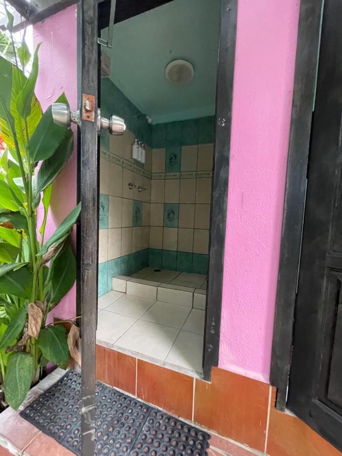 Sea n sun Guest House Caye Caulker Exterior foto
